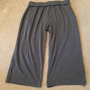 Gray Loose-fit Capris, 3 Pockets